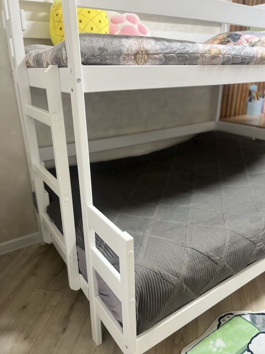 Двухярусная кровать