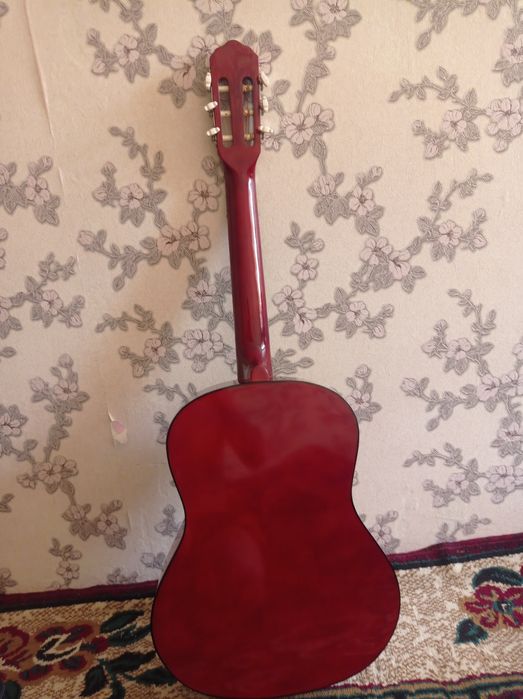 Гитара янги сотилади !!!