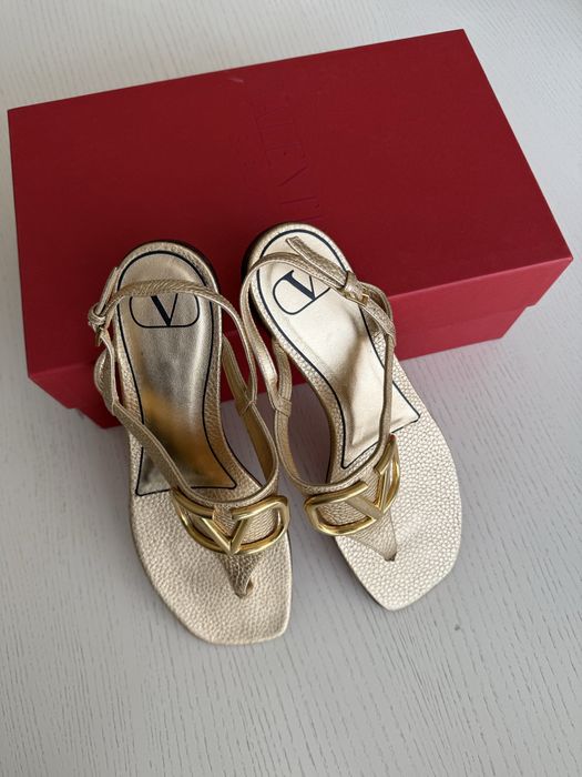 Сандали Valentino