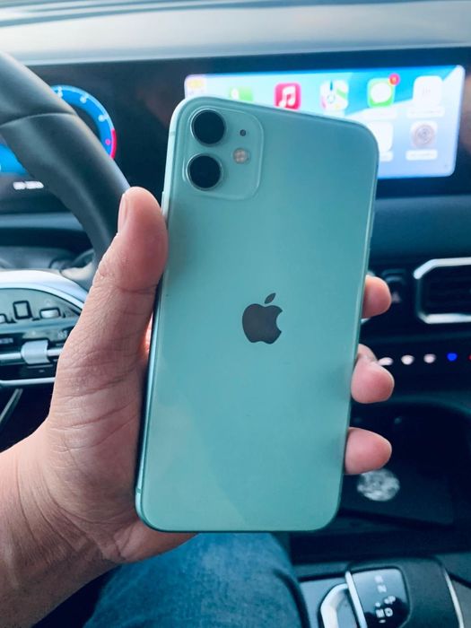 Продам Айфон 11 все работает