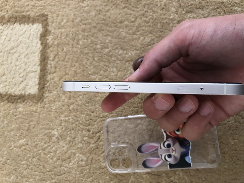 Iphone 12 mini sotiladi