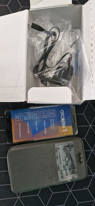 Vând telefoan Alcatel 11 nou!
