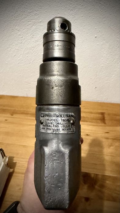 Masina de frezat bosch gof 1300 ace si polizor unghiular milaaukee