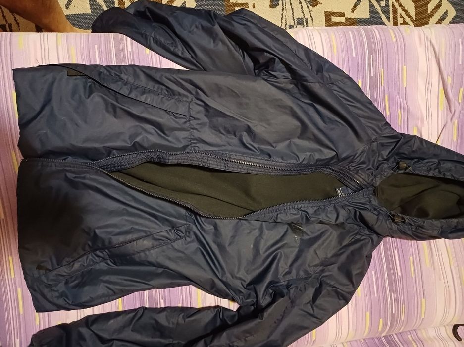 Geaca Nike cu glugă

Fără defecte
