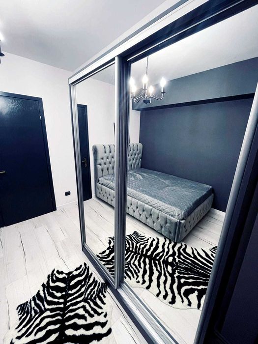 persoana fizica camera in PENTHOUSE  TATARASI .. lux ...