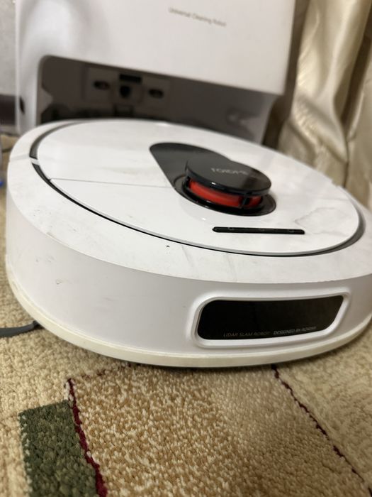 Продам роботпылесос ROUDMI EVA