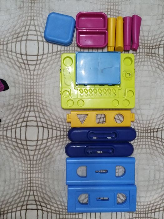 Доска и Столик для игр и рисования и лепки