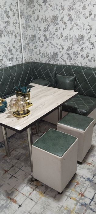 Ховли сотилади холати яхши шароит 100% Навои Шахар ТИНЧЛИК кургони