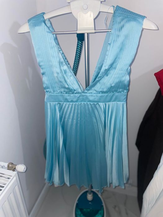 Rochie noua cu eticheta . Pret eticheta 120€ /Pret vanzare 150 de lei