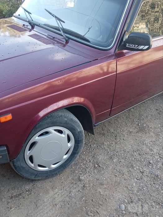 Vaz 2107 sotiladi