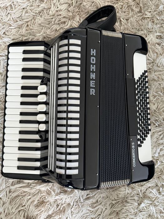 Acordeon Hohner Concerto III S, impecabil, acordat profesional