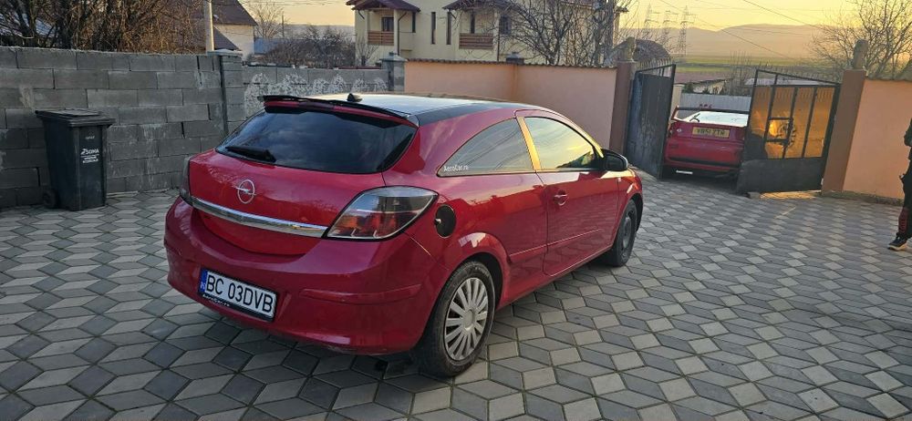 Opel Astra GTC 105 cai