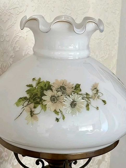 Lampa antică pictata manual din lemn și alama