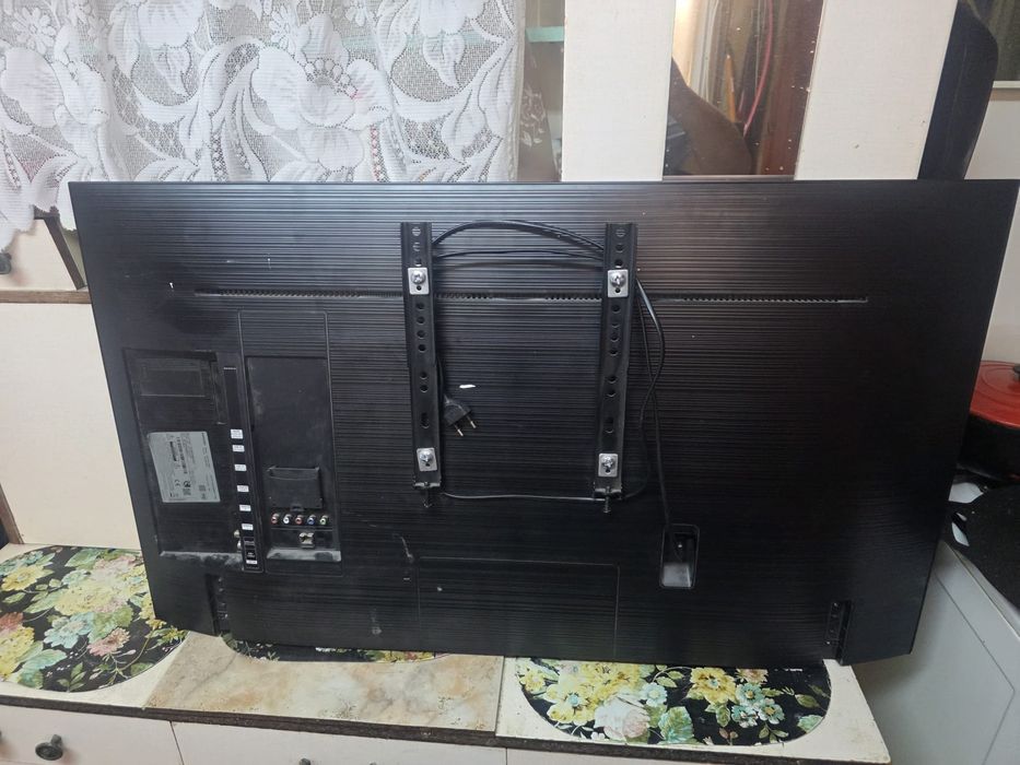 Vand tv Samsung Smart 110 cm