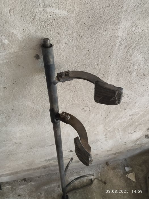 Продавам допълнителни педали