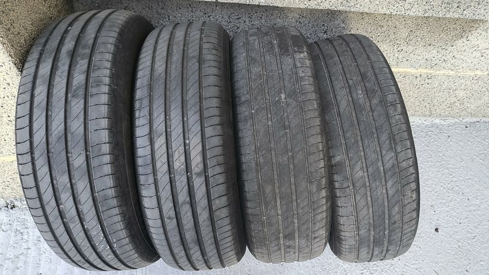 Гуми 4 броя Michelin 215/65/17