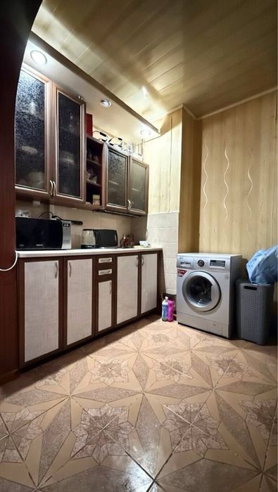 С Барака  1комнатная 43м2.  2этаж.