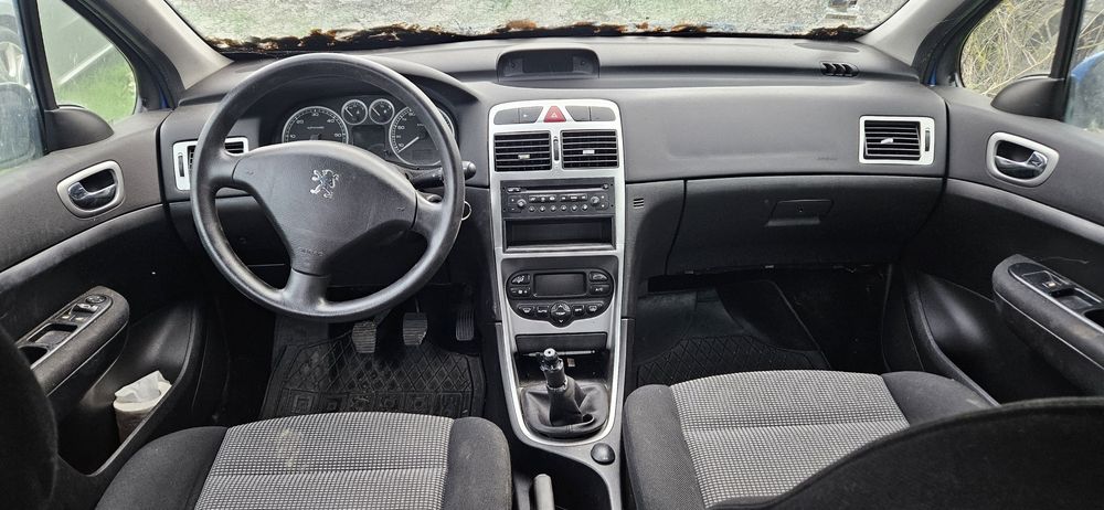 Dezmembrez Peugeot 307 1.6Hdi