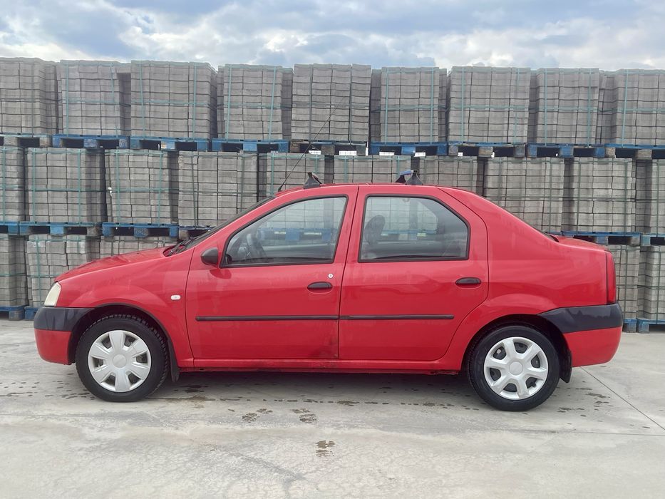 Vând Dacia Logan din 2005 cu motor de 1.4 MPI 75 kW