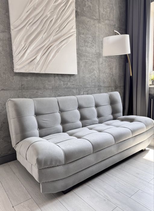 Диван светло-серый