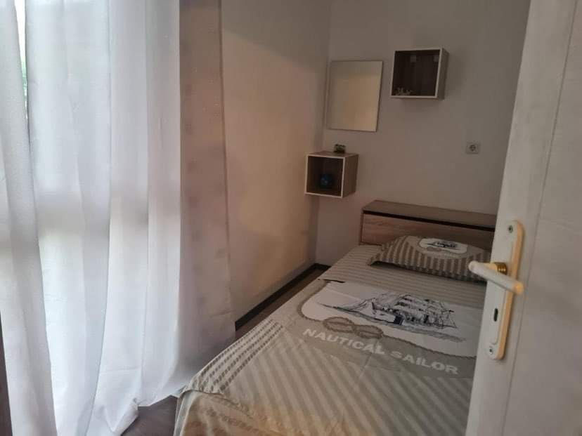 Дава се под наем Тристаен апартамент в Варна, м-т Траката - 70 кв.м за 750 € - Снимка #6