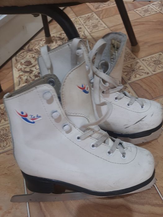 Продам детские коньки