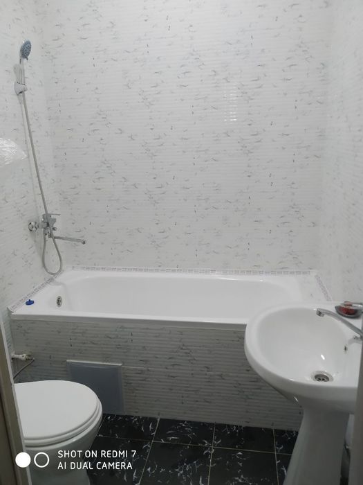 Uy sotiladi juda guzal holatda