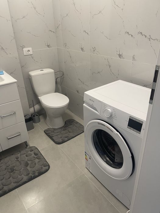 Se vinde apartament cu o camera ,zona Valea Adanca