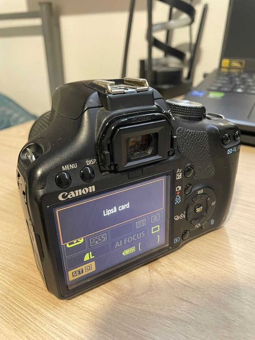 Canon EOS 500D + Obiectiv 18-55mm