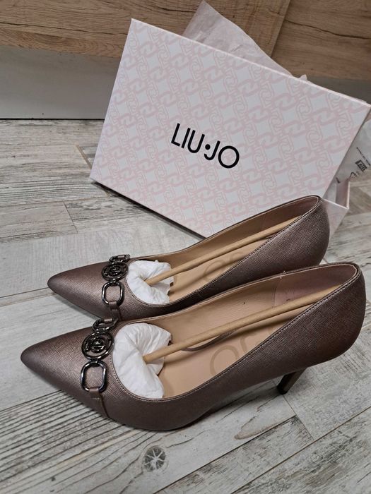 Liu Jo – размер 39 ,40 евро .Чисто нови !