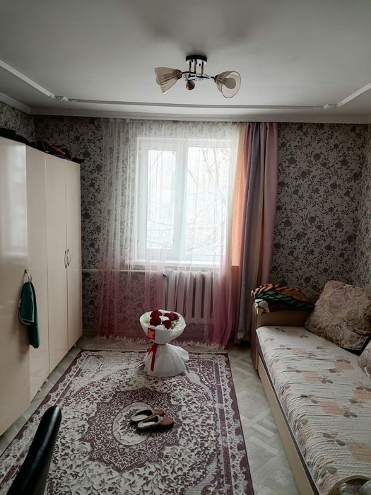 Жеке үй сатылады.