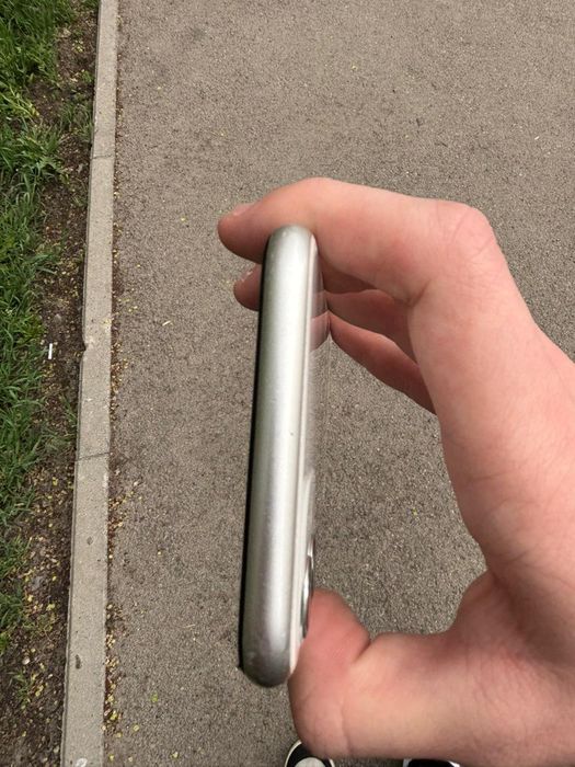 Продам Айфон 11 256 гб