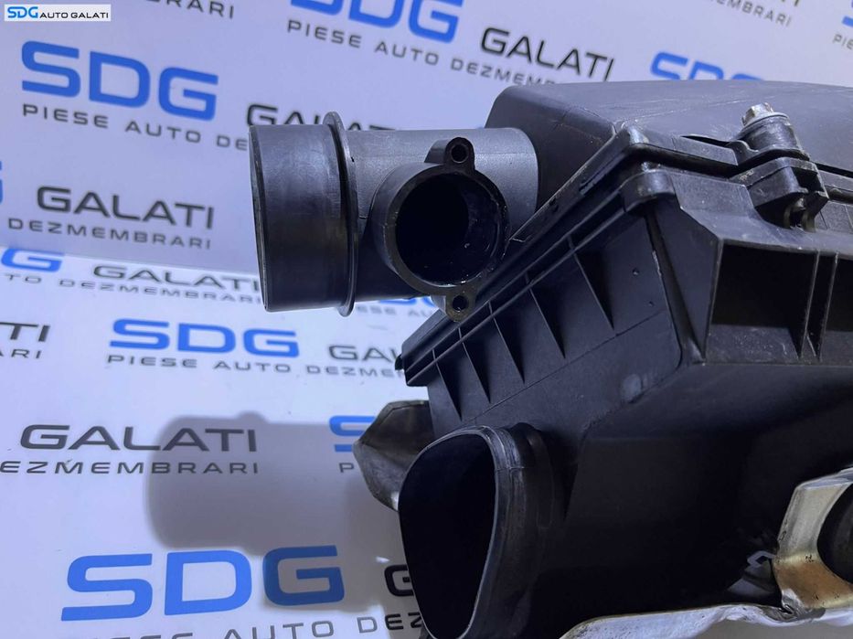 Corp Carcasa Filtru Aer Mercedes W203 Clasa C Class C200 C220 2.2 CDI 2001 - 2007 Cod A6110902301