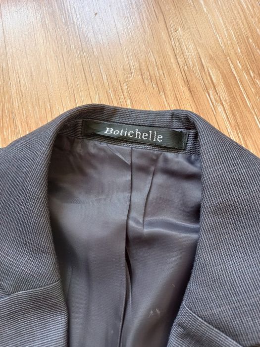 Продам костюм. Дешево.