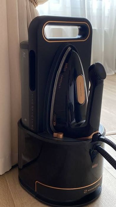 Утюг с парогенератором Braun CareStyle IS9090BK