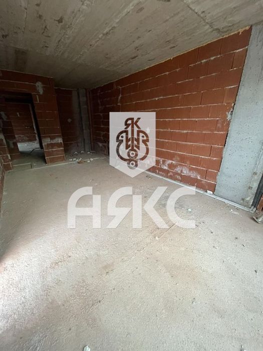 Продава се Двустаен апартамент в София, Левски - 62 кв.м за 1581 €/кв.м - Снимка #1