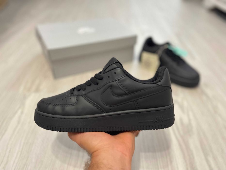 Adidasi Nike Air Force 1 Low Triple Black sneakers