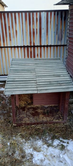 Продам большую будку для собаки