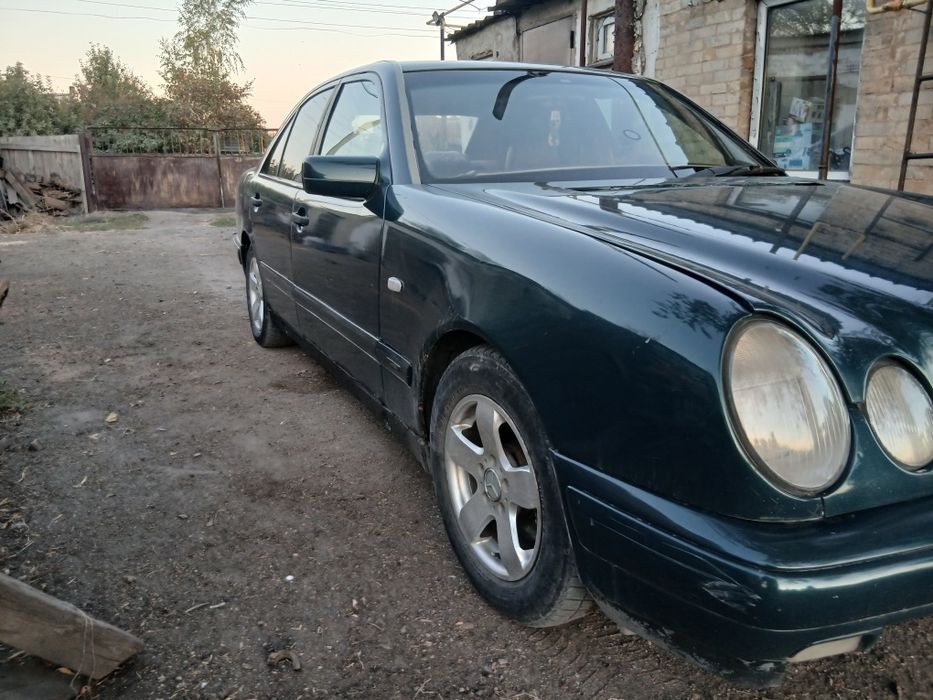 Продам мерседес W210 E230