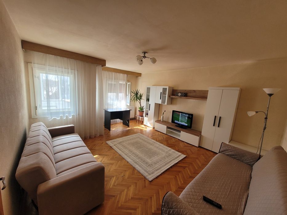 Proprietar! Închiriez apartament doua camere.