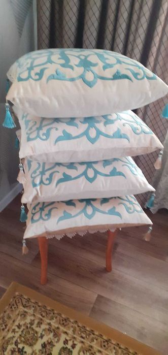 Подушки с национальными орнаментами