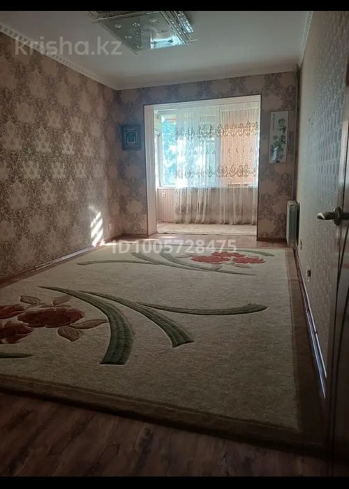 Уш бөлмелі пәтер жалға беріледі