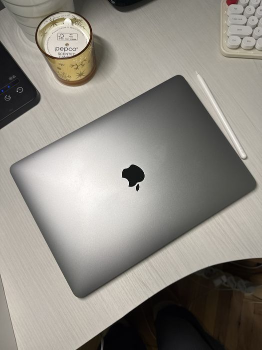 Macbook Air M1 8gb ram 256 gb ssd