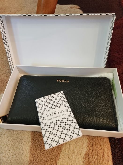 НОВО портмоне Furla, черно,естествена кожа