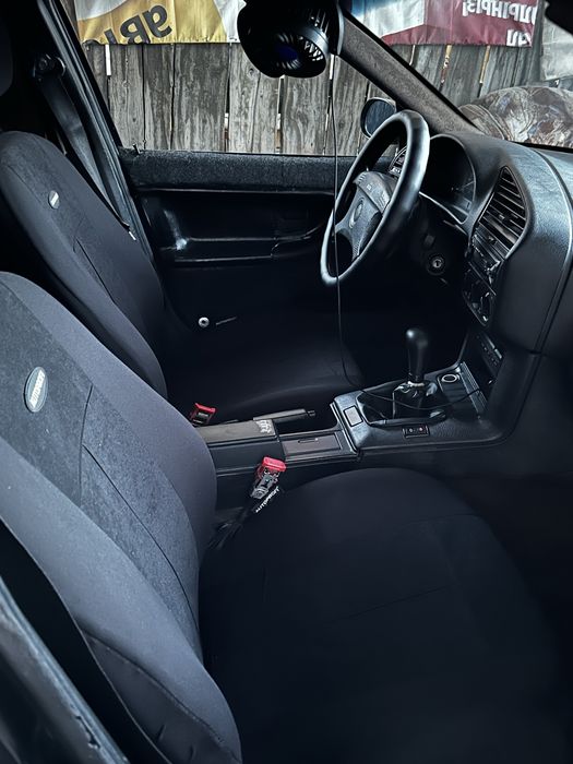 Продам BMW E36 320i