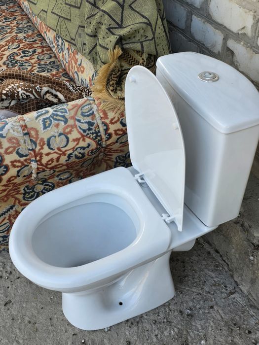 Продам унитаз с раковиной