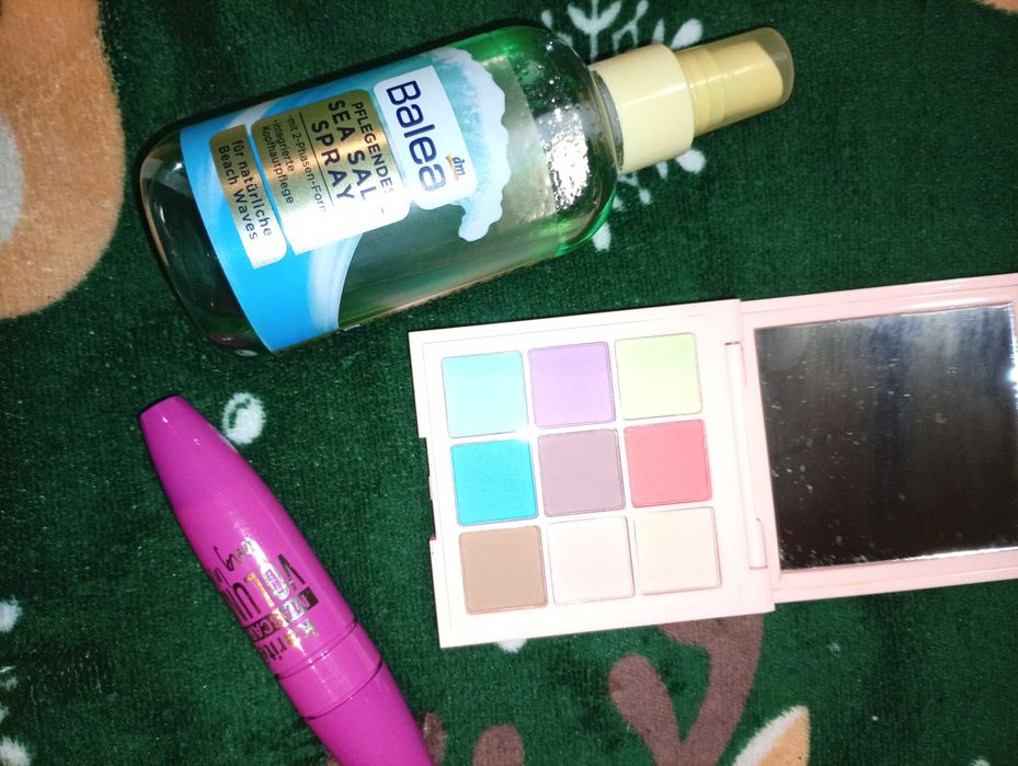 Cosmetice noi se vând la lot