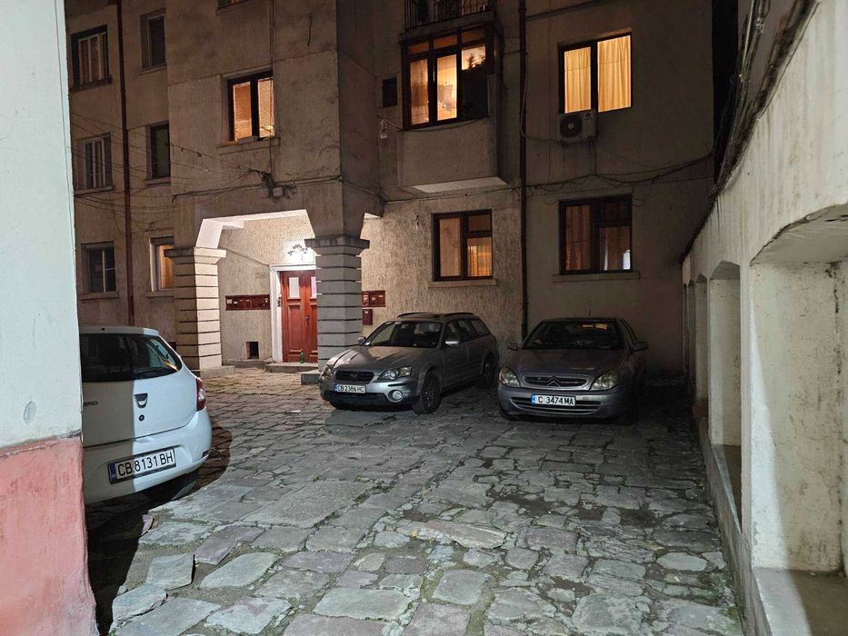 Нощувки - Super Cetral 2BR w/ FREE Parking