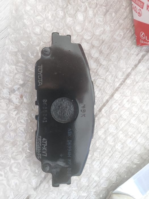 Продам передние оригинальные колодки Камри 70 -75