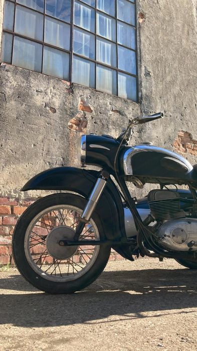Schimb / vand motocicleta epoca vintage MZ cu atas Duna